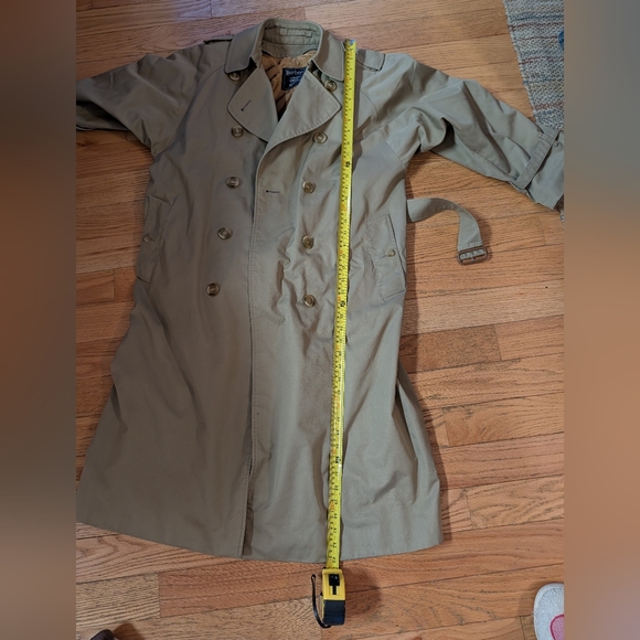 SOLD Vintage Burberry Trench Coat - Picture 11 of 14